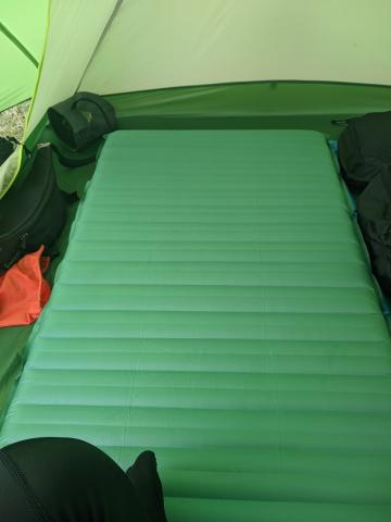 Nueva esterilla Thermarest al rescate. Con 5cm de grosor, es el doble que la anterior